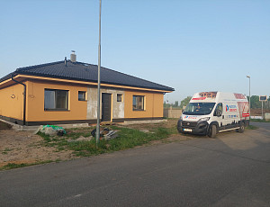 Zateplení stropu novostavby bungalovu pomocí foukané izolace